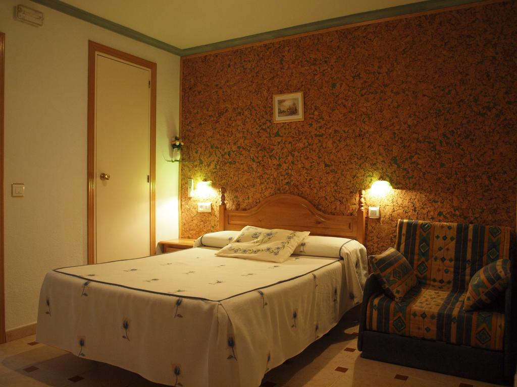 Hostal Yuste Hotell Garganta la Olla Rum bild